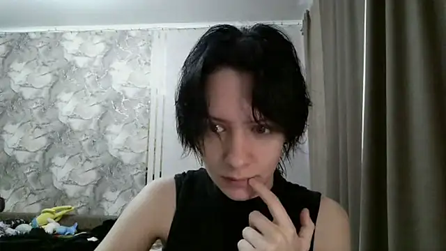 LxayBloom online show from February 17, 9:17 am