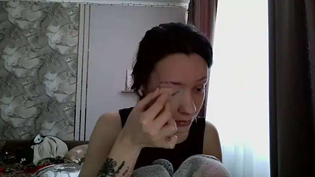 LxayBloom online show from February 24, 7:28 am