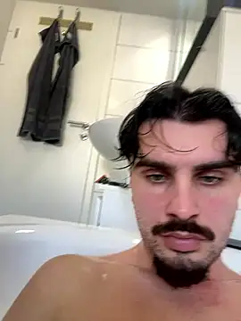 Snapshot of youngpablo4 chatting on January 7, 9:34 am youngpablo4 online show from January 7, 9:34 am