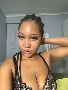 Snapshot of Creamy_bitchxxx chatting on June 4, 12:16 am Creamy bitchxxx online show from June 4, 12:16 am