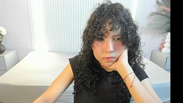 ZoeFox5 online show from January 11, 12:10 pm