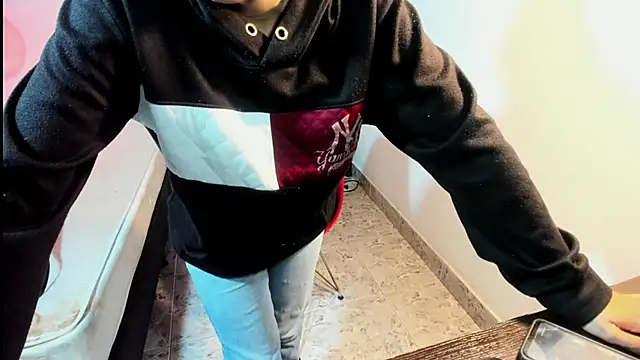 ZoeFox5 online show from February 20, 12:16 pm