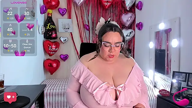 Snapshot of KarlaLannee chatting on February 6, 4:28 am KarlaLannee online show from February 6, 4:28 am