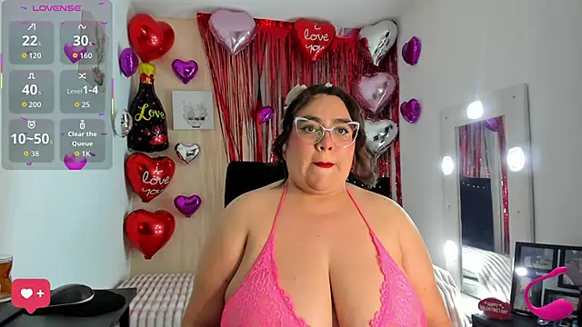 Snapshot of KarlaLannee chatting on February 7, 4:27 am KarlaLannee online show from February 7, 4:27 am