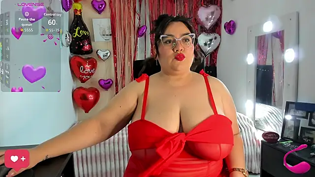 Snapshot of KarlaLannee chatting on February 15, 2:41 am KarlaLannee online show from February 15, 2:41 am