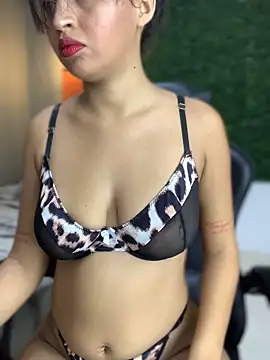 PaulaSweetFire  online show from February 12, 9:21 pm