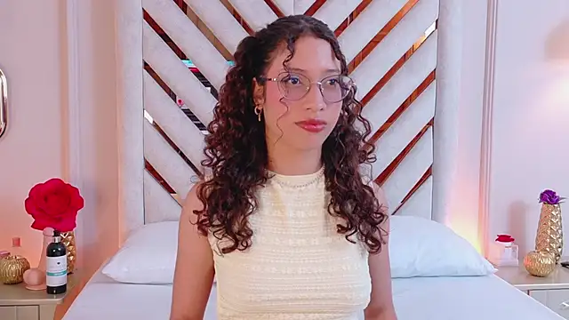 Suzie-Bingham online show from January 10, 9:05 pm