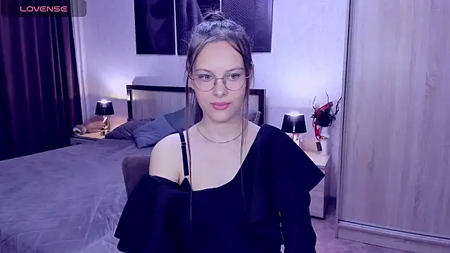 AyumiBlossom online show from March 27, 2:50 pm