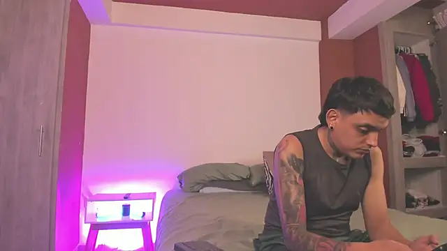 VelvetAndShadows online show from July 2, 2:44 am