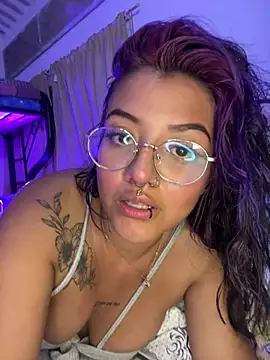 queen of you heart online show from March 22, 2:04 am