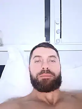 Snapshot of darom85 chatting on January 9, 1:52 am darom85 online show from January 9, 1:52 am