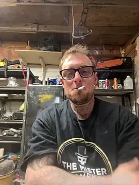 WIDBIGWHITECOCK online show from April 4, 5:16 am