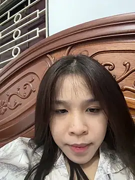 Lyli-122 online show from April 25, 12:52 pm