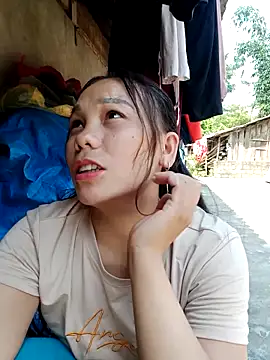 vanvan005 online show from May 16, 1:02 am
