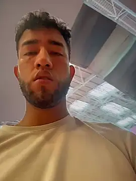 Snapshot of liam_bronw chatting on May 7, 3:17 pm liam bronw online show from May 7, 3:17 pm