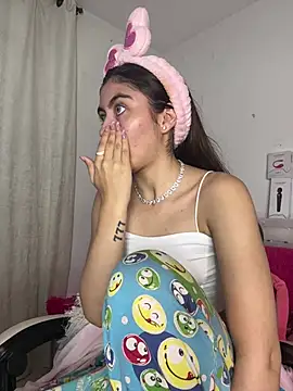 Snapshot of Stormi_th chatting on February 7, 11:52 pm Stormi th online show from February 7, 11:52 pm