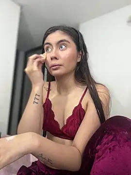 Snapshot of Stormi_th chatting on February 15, 1:57 am Stormi th online show from February 15, 1:57 am