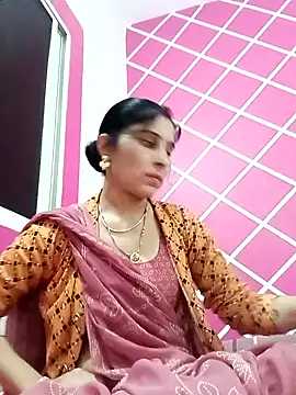 Snapshot of Hot_ree85 chatting on February 5, 7:24 am Hot ree85 online show from February 5, 7:24 am