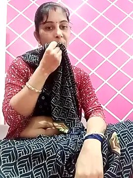 Snapshot of Hot_ree85 chatting on February 8, 5:22 am Hot ree85 online show from February 8, 5:22 am