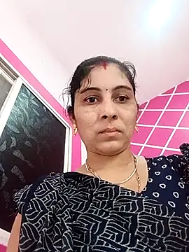 Snapshot of Hot_ree85 chatting on February 9, 5:44 am Hot ree85 online show from February 9, 5:44 am