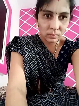 Snapshot of Hot_ree85 chatting on February 14, 6:43 am Hot ree85 online show from February 14, 6:43 am