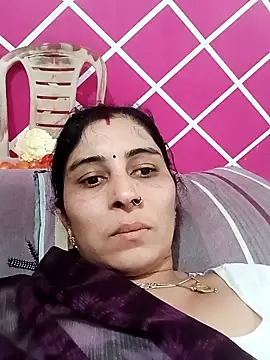 Snapshot of Hot_ree85 chatting on March 2, 11:17 am Hot ree85 online show from March 2, 11:17 am