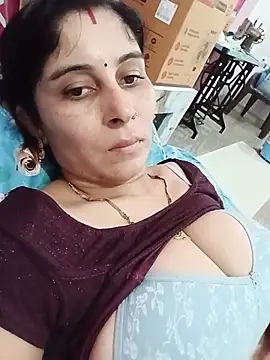 Snapshot of Hot_ree85 chatting on June 29, 10:59 am Hot ree85 online show from June 29, 10:59 am