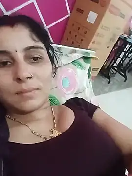 Snapshot of Hot_ree85 chatting on July 9, 4:49 am Hot ree85 online show from July 9, 4:49 am