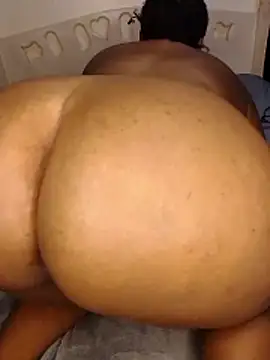 Snapshot of nolly1523 chatting on February 20, 7:36 pm nolly1523 online show from February 20, 7:36 pm