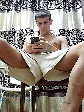 Snapshot of Alex_Will chatting on February 22, 1:53 pm Alex Will online show from February 22, 1:53 pm