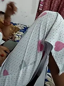 Night-Couple2 online show from March 7, 8:22 am