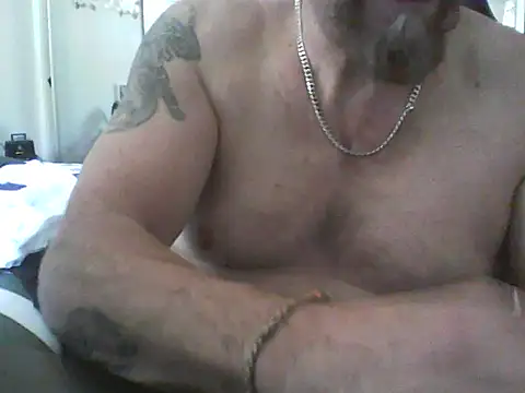 loudandproud online show from June 1, 1:18 am