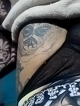 Snapshot of Bape4580 chatting on January 9, 6:16 am Bape4580 online show from January 9, 6:16 am