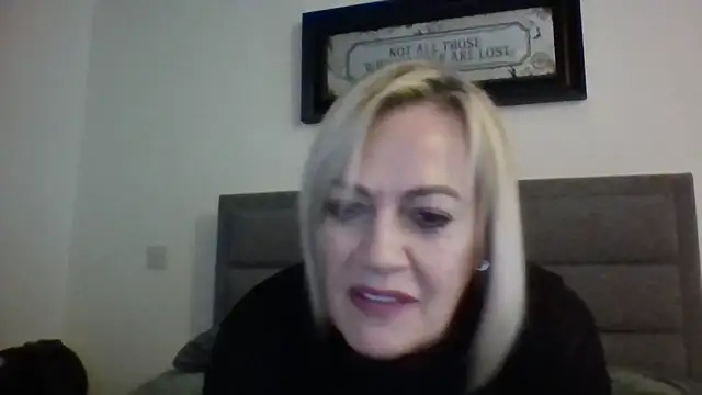 Milfshake227 online show from March 22, 9:18 pm