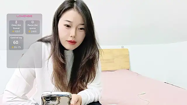 Leila E online show from March 16, 3:01 am