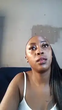 Snapshot of CocoButterxox chatting on April 29, 11:47 am CocoButterxox online show from April 29, 11:47 am