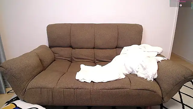 -Ema  online show from January 8, 10:39 am