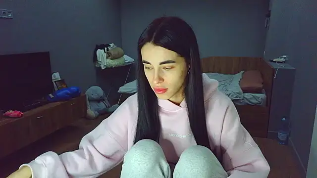 Vlada Elfie online show from April 18, 7:07 pm