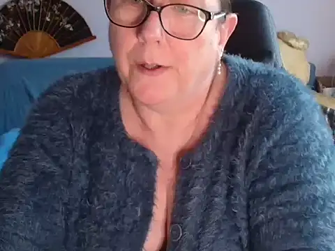 xmyriamx online show from April 26, 9:29 am