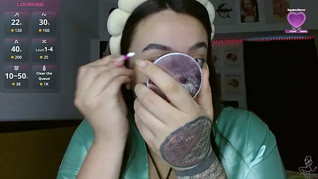 Snapshot of Nova-Satela chatting on June 8, 2:17 pm Nova-Satela online show from June 8, 2:17 pm