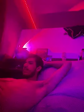 vinihfeh online show from April 1, 2:03 pm