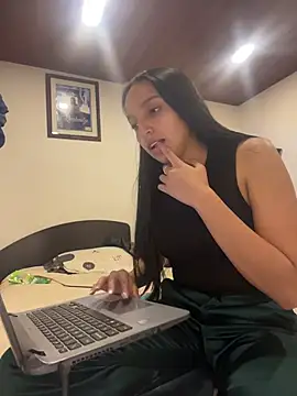 Snapshot of Eve_Ritz chatting on February 27, 4:23 am Eve Ritz online show from February 27, 4:23 am