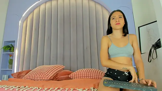 AmberStonne   online show from February 4, 2:50 am