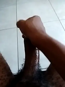 Snapshot of SkinnyDick26 chatting on February 19, 9:38 am SkinnyDick26 online show from February 19, 9:38 am