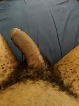 Snapshot of SkinnyDick26 chatting on February 26, 6:01 am SkinnyDick26 online show from February 26, 6:01 am