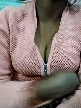 Lovely-Julie online show from January 8, 5:26 pm