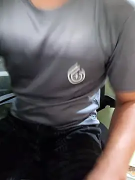 Snapshot of Deptraidatinh chatting on April 11, 1:43 am Deptraidatinh online show from April 11, 1:43 am