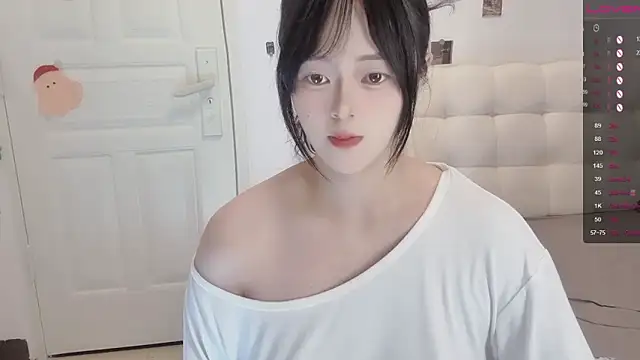 sunny-ly online show from April 10, 6:45 pm