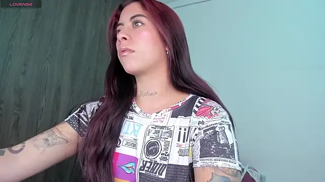 Snapshot of maazikeenx chatting on February 3, 2:33 pm maazikeenx online show from February 3, 2:33 pm