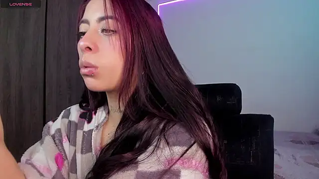 Snapshot of maazikeenx chatting on March 10, 12:43 pm maazikeenx online show from March 10, 12:43 pm